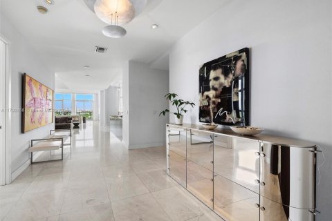 Condo in Miami Beach, Florida, 3 bedrooms  № 1660158 - photo 11