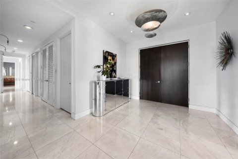 Condo in Miami Beach, Florida, 3 bedrooms  № 1660158 - photo 24