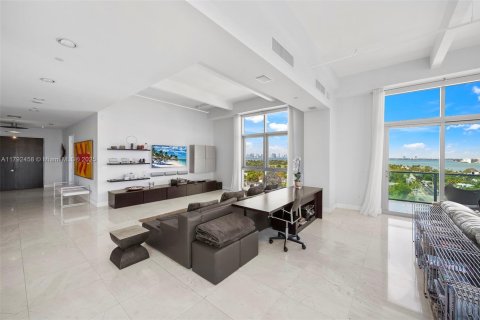 Condo in Miami Beach, Florida, 3 bedrooms  № 1660158 - photo 12