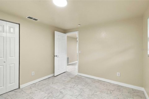 Immobilier commercial à vendre à Bradenton, Floride: 6 chambres, 175.59 m2 № 2413944 - photo 12
