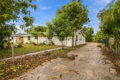 Immobilier commercial à vendre à Bradenton, Floride: 6 chambres, 175.59 m2 № 2413944 - photo 24