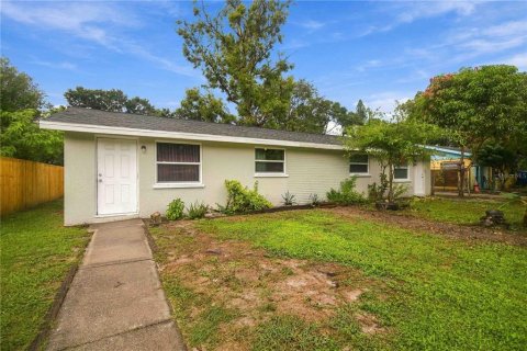 Immobilier commercial à vendre à Bradenton, Floride: 6 chambres, 175.59 m2 № 2413944 - photo 2