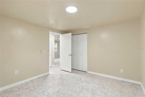 Immobilier commercial à vendre à Bradenton, Floride: 6 chambres, 175.59 m2 № 2413944 - photo 16