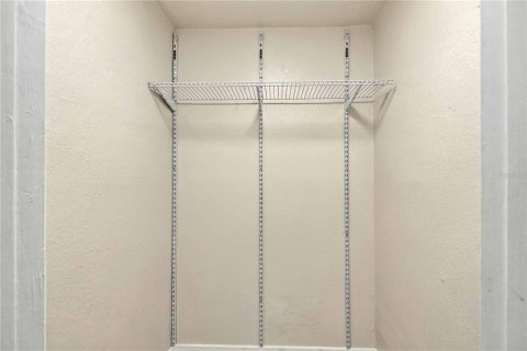 Immobilier commercial à vendre à Bradenton, Floride: 6 chambres, 175.59 m2 № 2413944 - photo 18