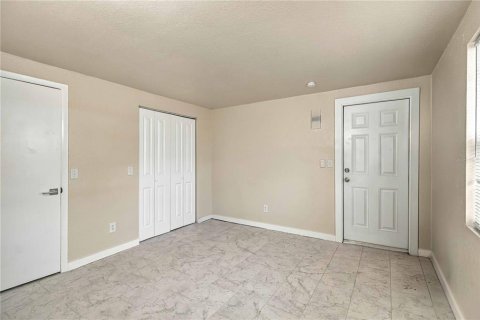 Immobilier commercial à vendre à Bradenton, Floride: 6 chambres, 175.59 m2 № 2413944 - photo 23