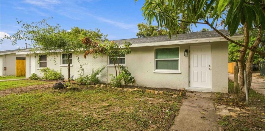 Immobilier commercial à Bradenton, Floride 6 chambres, 175.59 m2 № 2413944