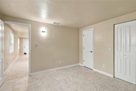 Immobilier commercial à vendre à Bradenton, Floride: 6 chambres, 175.59 m2 № 2413944 - photo 22