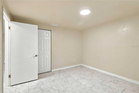 Immobilier commercial à vendre à Bradenton, Floride: 6 chambres, 175.59 m2 № 2413944 - photo 15