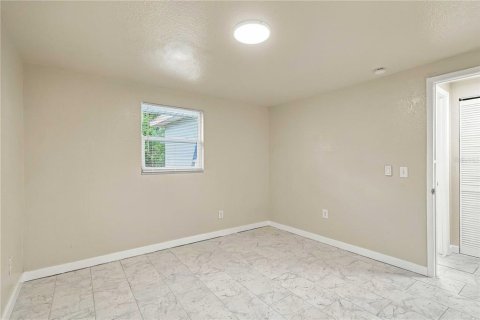 Immobilier commercial à vendre à Bradenton, Floride: 6 chambres, 175.59 m2 № 2413944 - photo 17