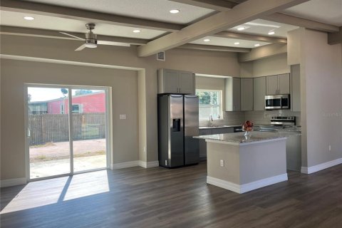 Casa en venta en Leesburg, Florida, 3 dormitorios, 133.78 m2 № 2123316 - foto 2