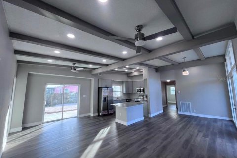 Casa en venta en Leesburg, Florida, 3 dormitorios, 133.78 m2 № 2123316 - foto 3