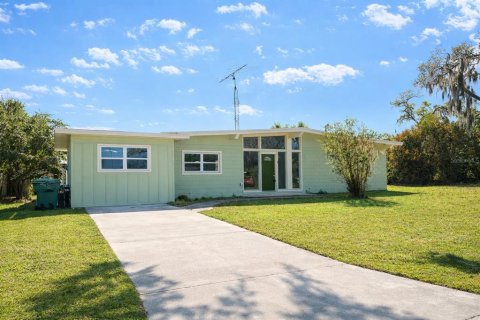 Casa en Leesburg, Florida 3 dormitorios, 133.78 m2 № 2123316