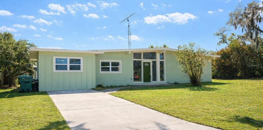 Casa en Leesburg, Florida 3 dormitorios, 133.78 m2 № 2123316