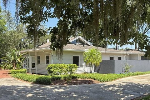 House in Orlando, Florida 3 bedrooms, 252.04 sq.m. № 1737317 - photo 1