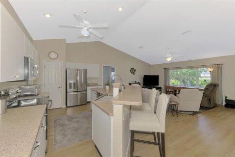House in Port Charlotte, Florida 3 bedrooms, 180.23 sq.m. № 1542118 - photo 11