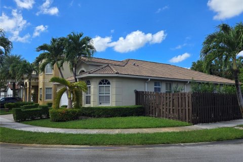 Villa ou maison à vendre à Doral, Floride: 4 chambres, 199.18 m2 № 1951257 - photo 4