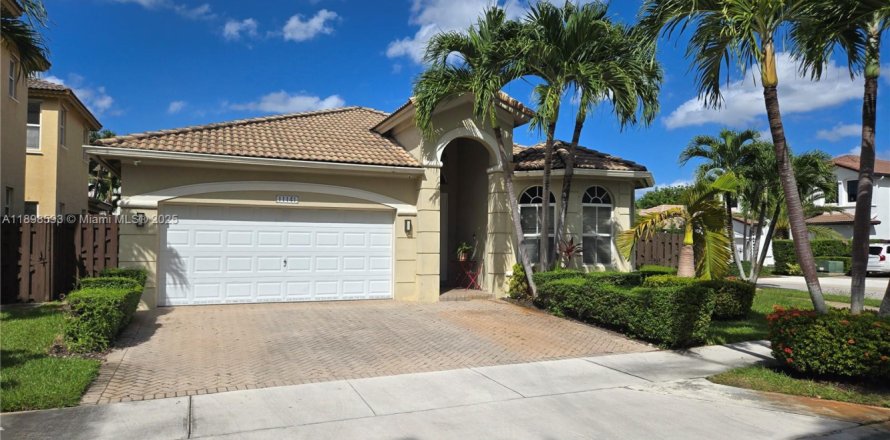 Villa ou maison à Doral, Floride 4 chambres, 199.18 m2 № 1951257