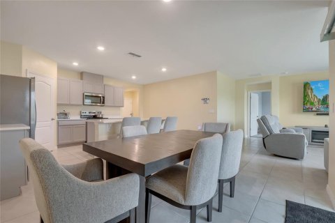 House in Haines City, Florida 4 bedrooms, 174.28 sq.m. № 1832628 - photo 21