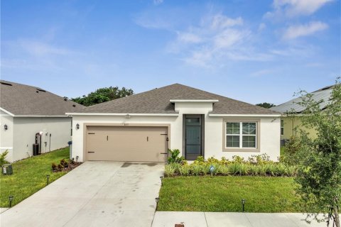House in Haines City, Florida 4 bedrooms, 174.28 sq.m. № 1832628 - photo 1