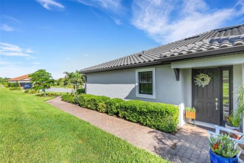 Villa ou maison à vendre à Bradenton, Floride: 2 chambres, 144.74 m2 № 2342420 - photo 2