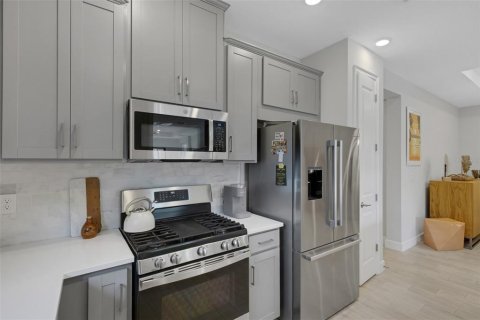 Villa ou maison à vendre à Bradenton, Floride: 2 chambres, 144.74 m2 № 2342420 - photo 18
