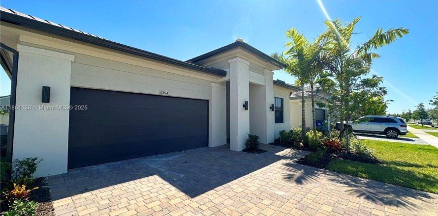 House in Miramar, Florida 5 bedrooms, 220.36 sq.m. № 1889293