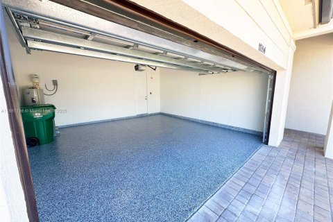 House in Miramar, Florida 5 bedrooms, 220.36 sq.m. № 1889293 - photo 12