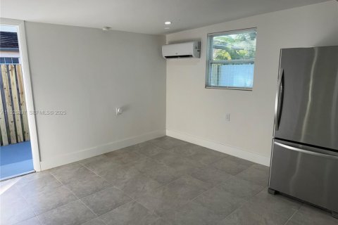 Снять в аренду виллу или дом в Майами-Гарденс, Флорида 2 спальни, 65.03м2, № 1989078 - фото 9