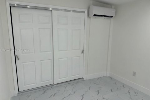 Снять в аренду виллу или дом в Майами-Гарденс, Флорида 2 спальни, 65.03м2, № 1989078 - фото 18