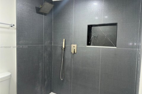 Снять в аренду виллу или дом в Майами-Гарденс, Флорида 2 спальни, 65.03м2, № 1989078 - фото 15