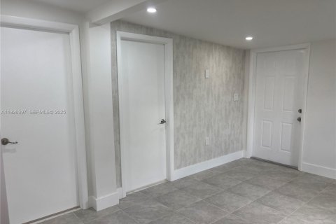 Снять в аренду виллу или дом в Майами-Гарденс, Флорида 2 спальни, 65.03м2, № 1989078 - фото 10