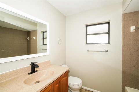 Casa en venta en Port Richey, Florida, 3 dormitorios, 169.55 m2 № 1915577 - foto 9