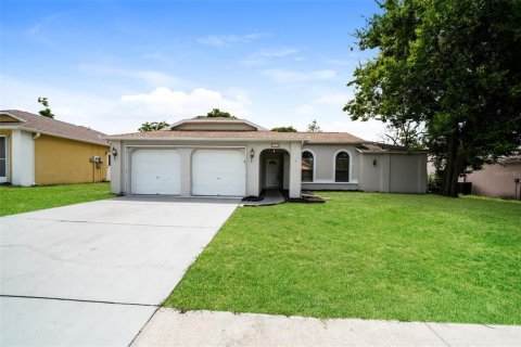 Casa en venta en Port Richey, Florida, 3 dormitorios, 169.55 m2 № 1915577 - foto 1
