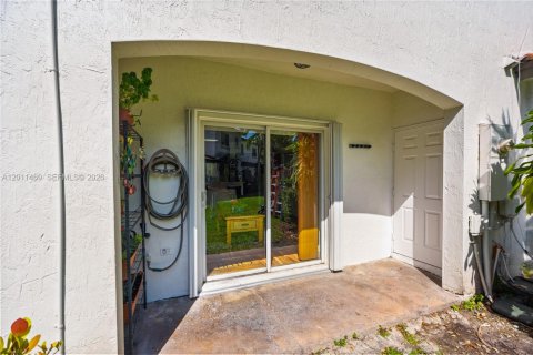 Купить кондоминиум в Майами, Флорида 3 спальни, 145.95м2, № 2075263 - фото 29