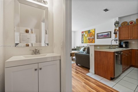 Купить кондоминиум в Майами, Флорида 3 спальни, 145.95м2, № 2075263 - фото 11