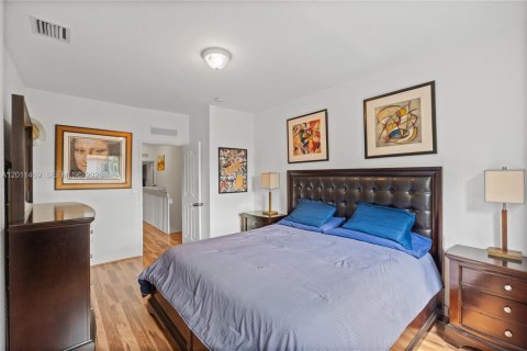 Купить кондоминиум в Майами, Флорида 3 спальни, 145.95м2, № 2075263 - фото 24