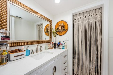 Condo in Redington Shores, Florida, 3 bedrooms  № 1641043 - photo 21
