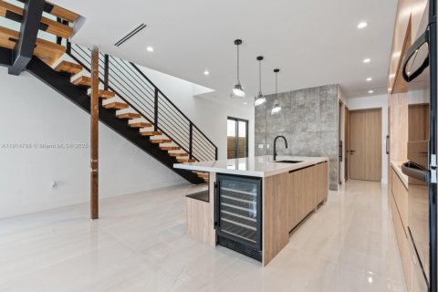 Townhouse in Fort Lauderdale, Florida 4 bedrooms, 222.22 sq.m. № 1973842 - photo 20