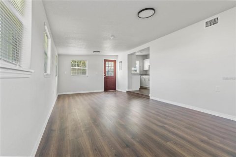 House in Lake Wales, Florida 2 bedrooms, 75.81 sq.m. № 2215408 - photo 8