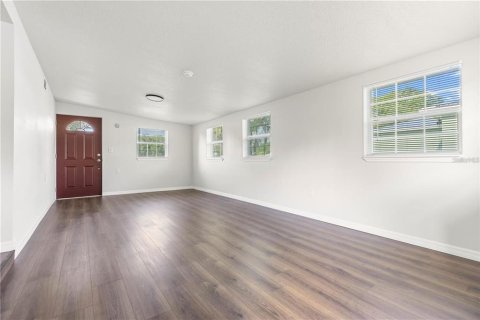 House in Lake Wales, Florida 2 bedrooms, 75.81 sq.m. № 2215408 - photo 4