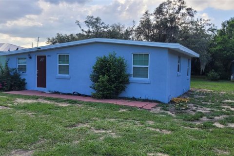 House in Lake Wales, Florida 2 bedrooms, 75.81 sq.m. № 2215408 - photo 2