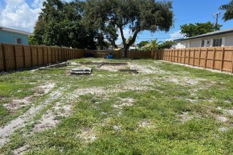 Land in Hollywood, Florida № 1967221 - photo 1