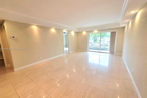 Condo in Fort Lauderdale, Florida, 2 bedrooms № 2280927 - photo 7