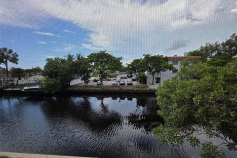 Condo in Fort Lauderdale, Florida, 2 bedrooms № 2280927 - photo 9