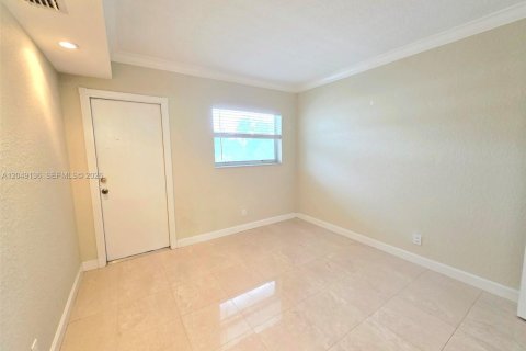 Condo in Fort Lauderdale, Florida, 2 bedrooms № 2280927 - photo 18