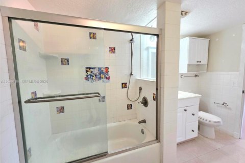 Condo in Fort Lauderdale, Florida, 2 bedrooms № 2280927 - photo 14