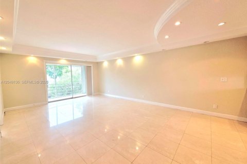 Condo in Fort Lauderdale, Florida, 2 bedrooms  № 2280927