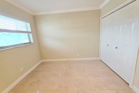 Condo in Fort Lauderdale, Florida, 2 bedrooms № 2280927 - photo 17