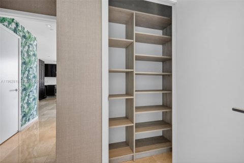 Снять в аренду кондоминиум в Майами, Флорида 3 спальни, 155.7м2, № 2040764 - фото 20