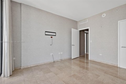 Снять в аренду кондоминиум в Майами, Флорида 3 спальни, 155.7м2, № 2040764 - фото 23